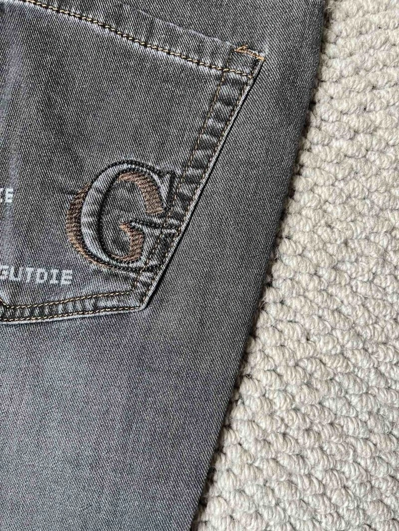 Resilient Givenchy Jeans 123938