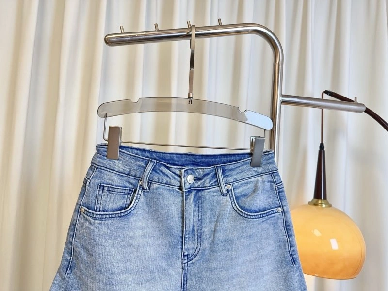 Youthful Givenchy Jeans 123507
