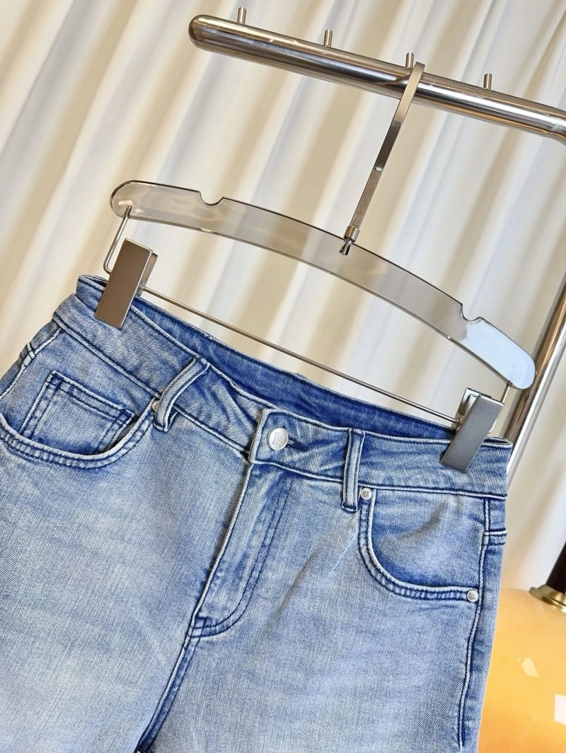 Youthful Givenchy Jeans 123507