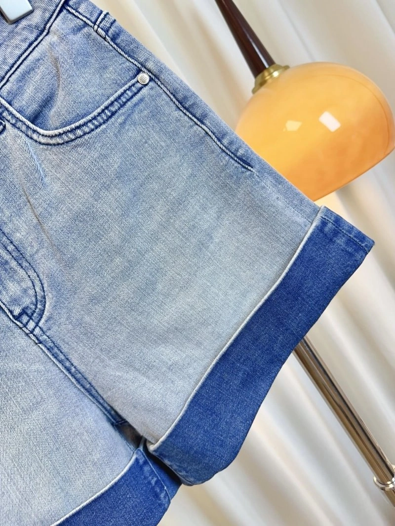 Youthful Givenchy Jeans 123507
