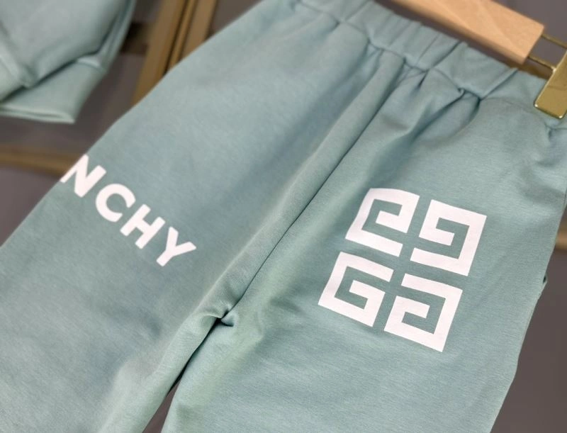 Supportive Givenchy Kids 123558
