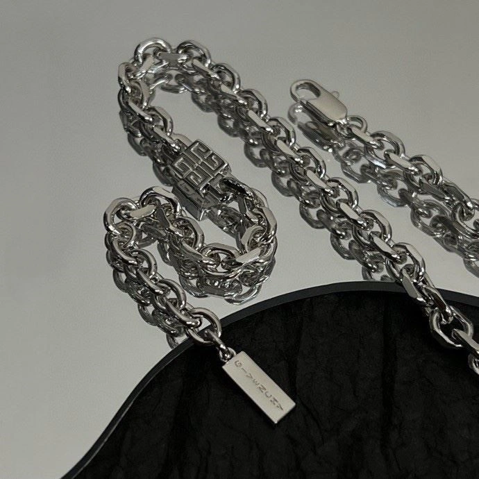 Givenchy Necklaces TimelessDesign 209867