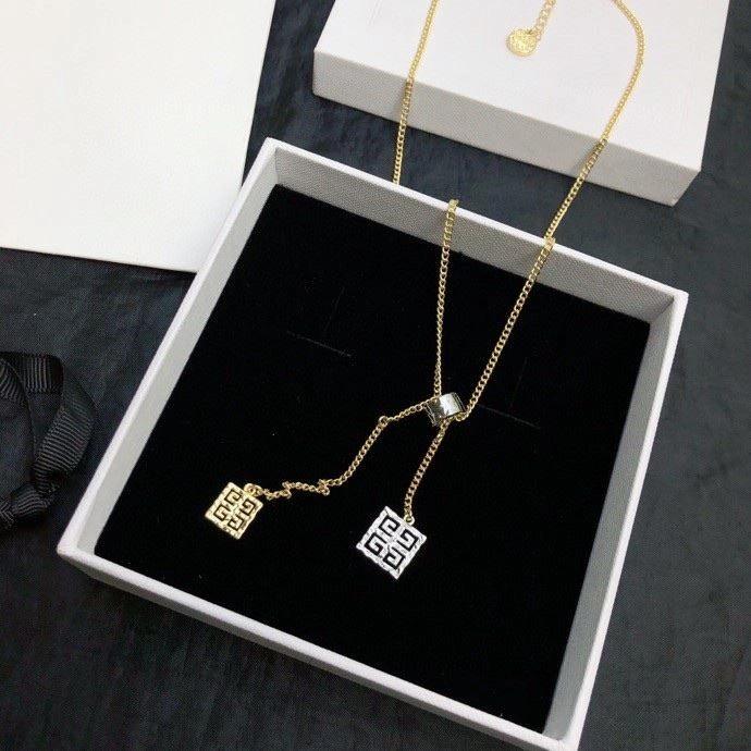 Fashionable Givenchy Necklaces 209316