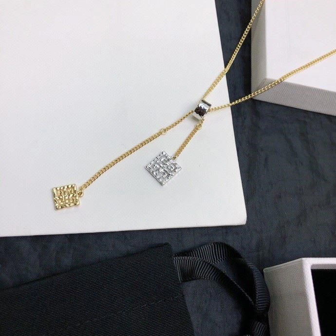 Fashionable Givenchy Necklaces 209316