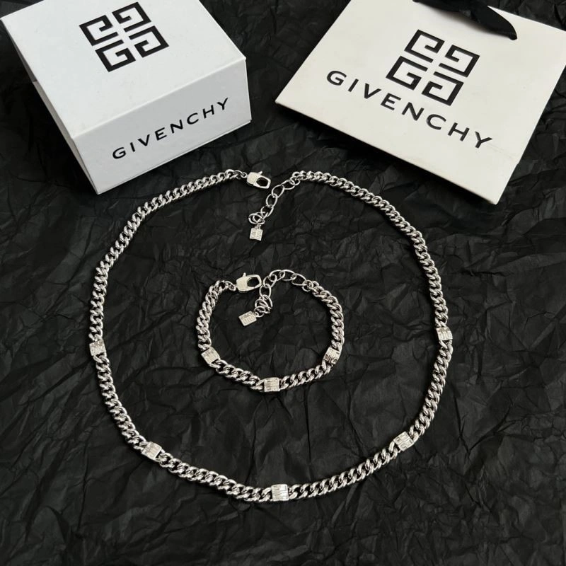 Flexible Givenchy Necklaces 208754