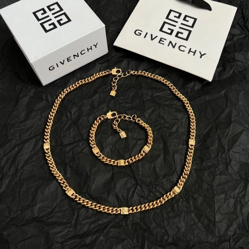 Givenchy Necklaces Affordable 208748
