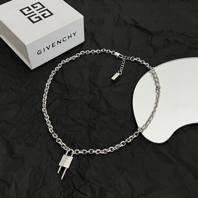 Givenchy Necklaces Refined 208023