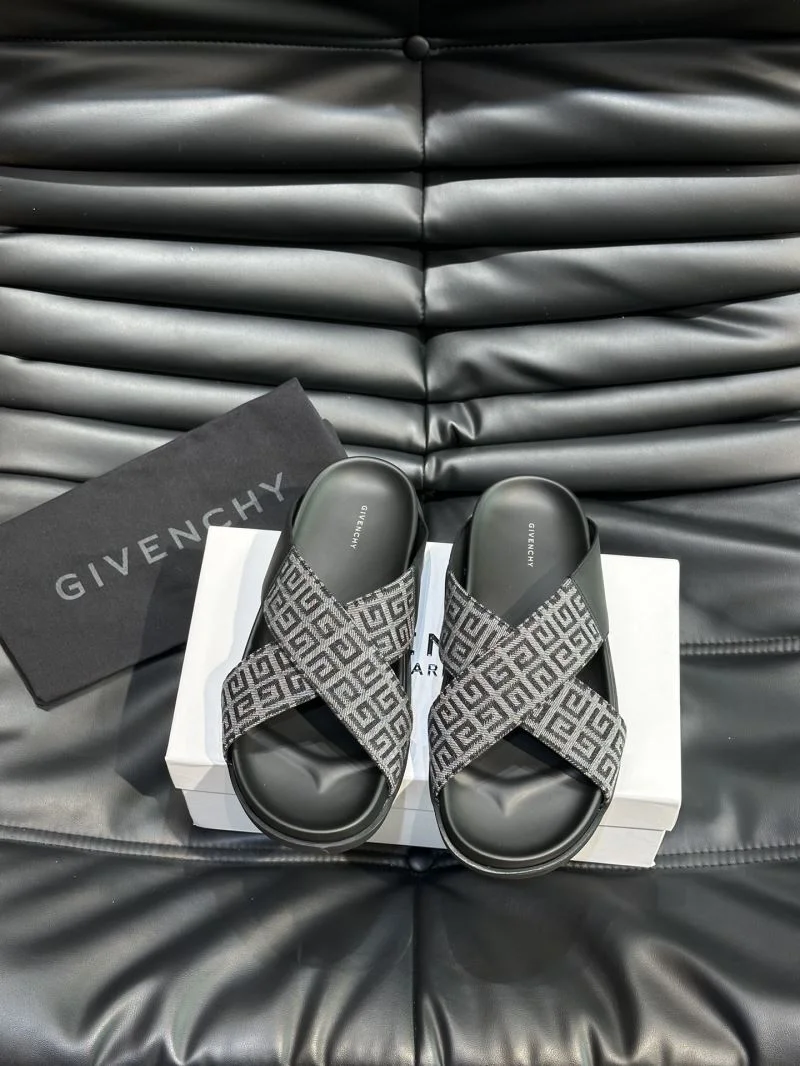 QuickDry Givenchy Sandals 4678