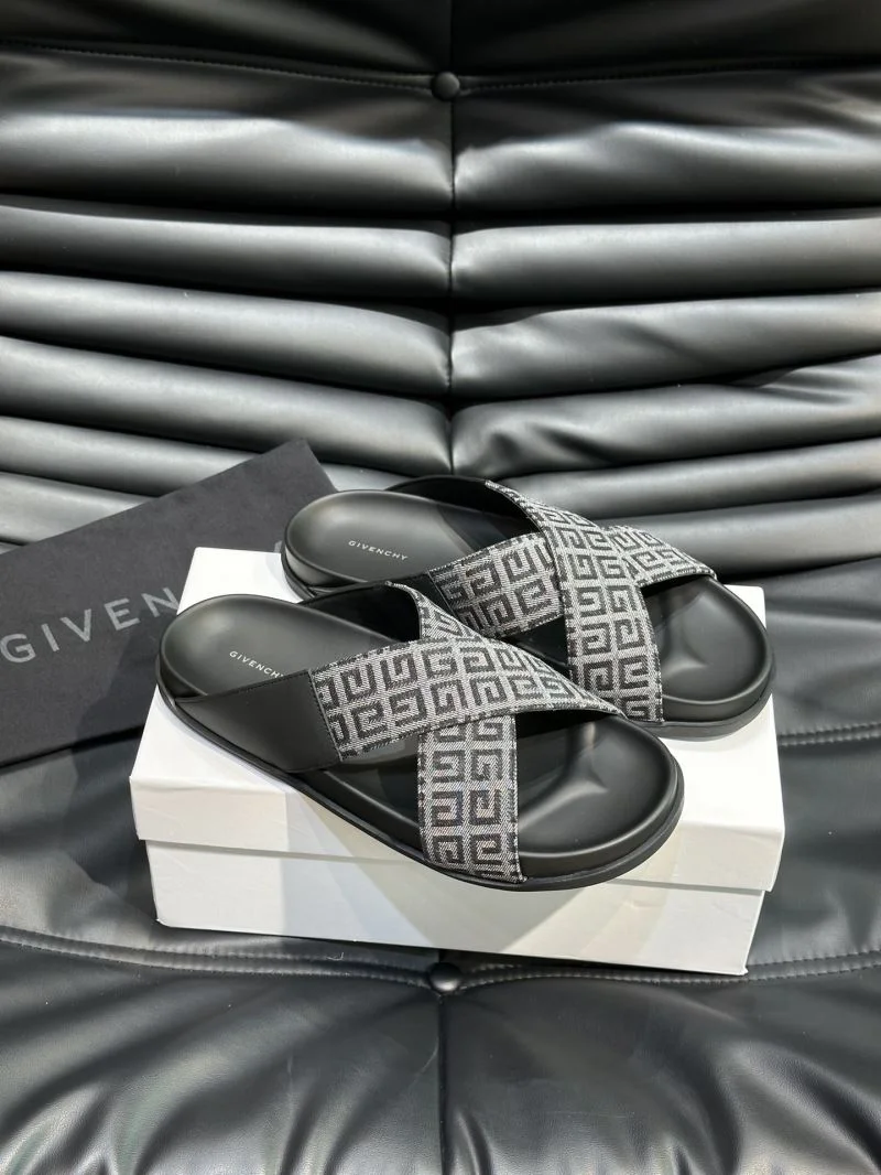 QuickDry Givenchy Sandals 4678