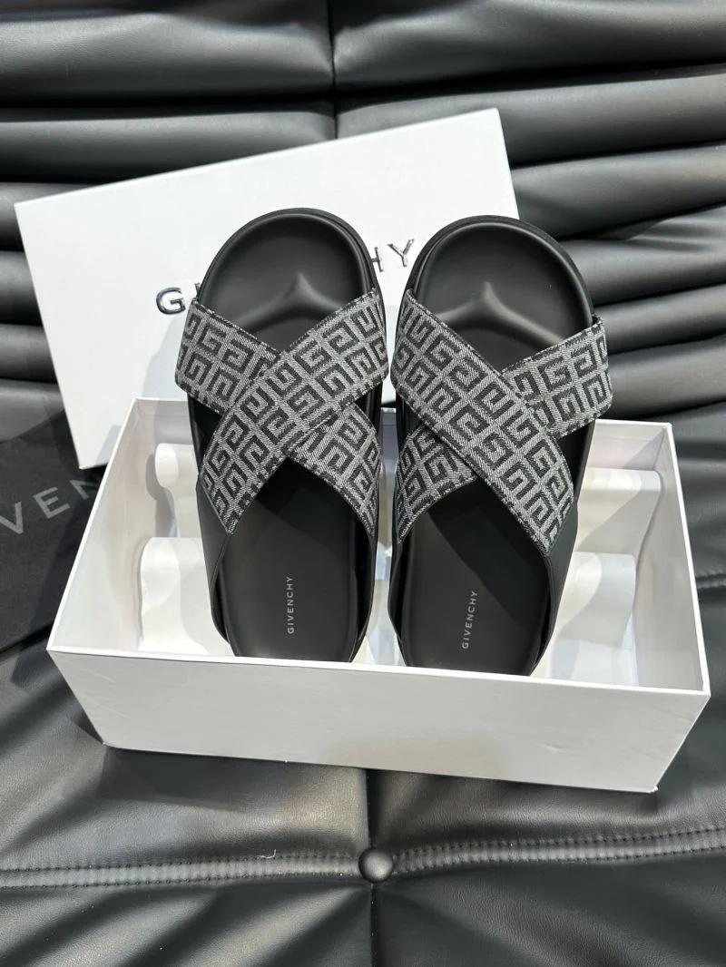 QuickDry Givenchy Sandals 4678