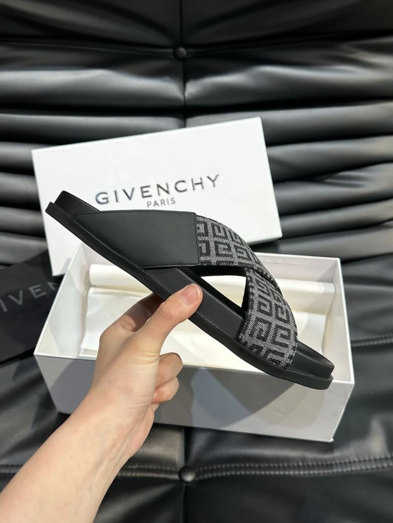 QuickDry Givenchy Sandals 4678