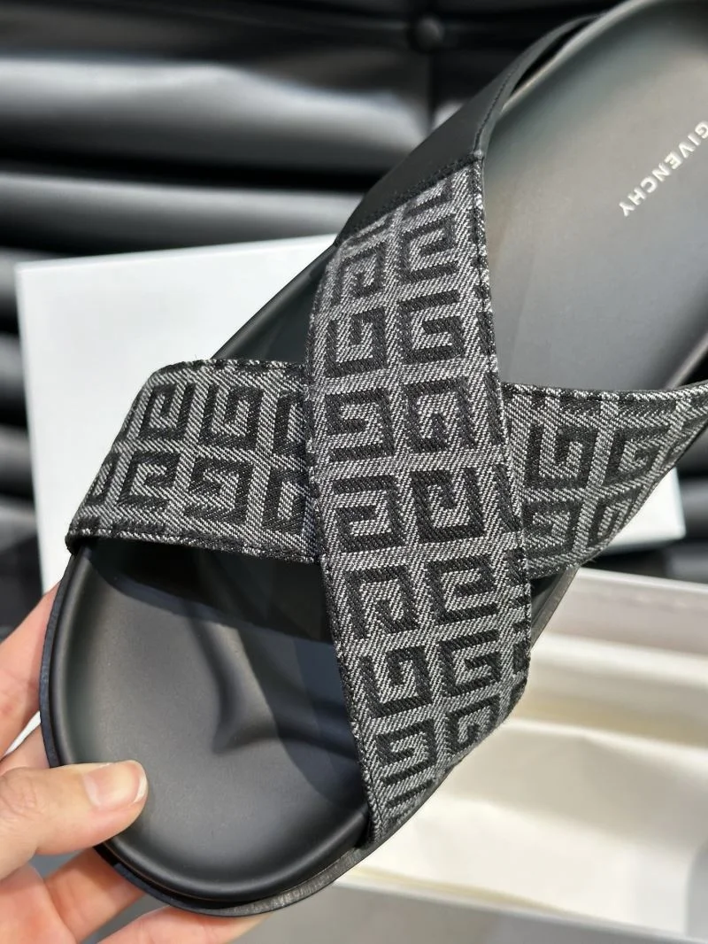 QuickDry Givenchy Sandals 4678