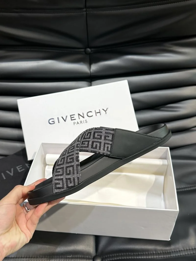QuickDry Givenchy Sandals 4678