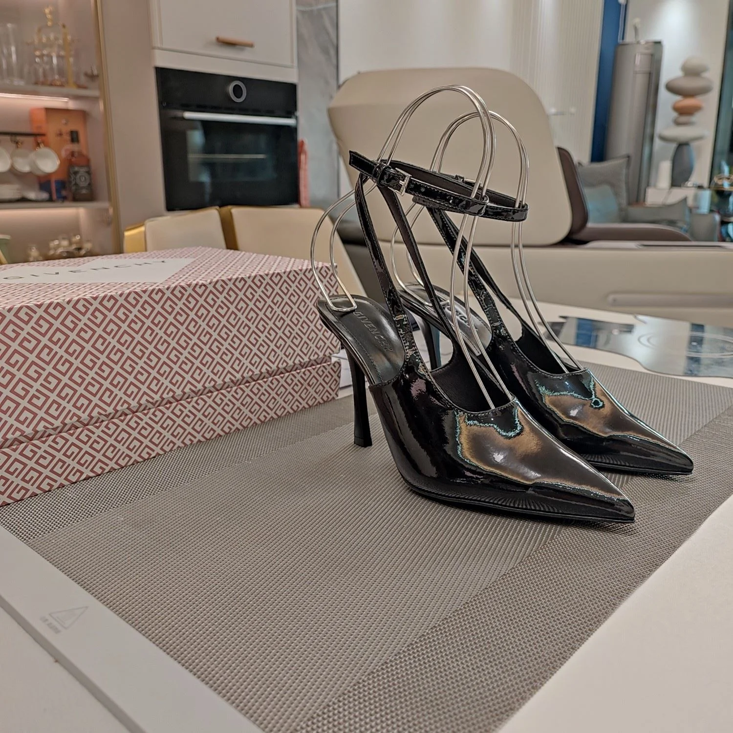 Givenchy Sandals EyeCatching 8095