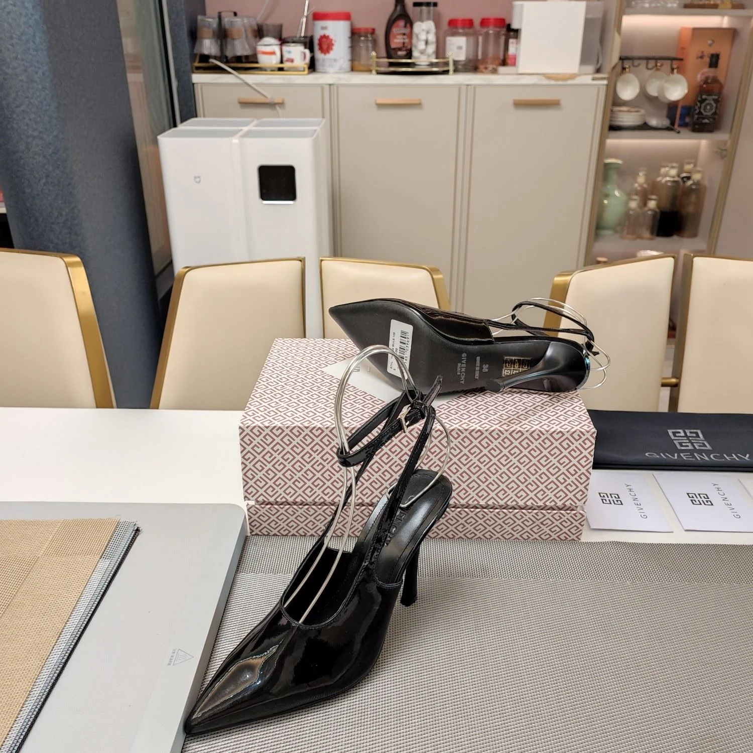 Givenchy Sandals EyeCatching 8095