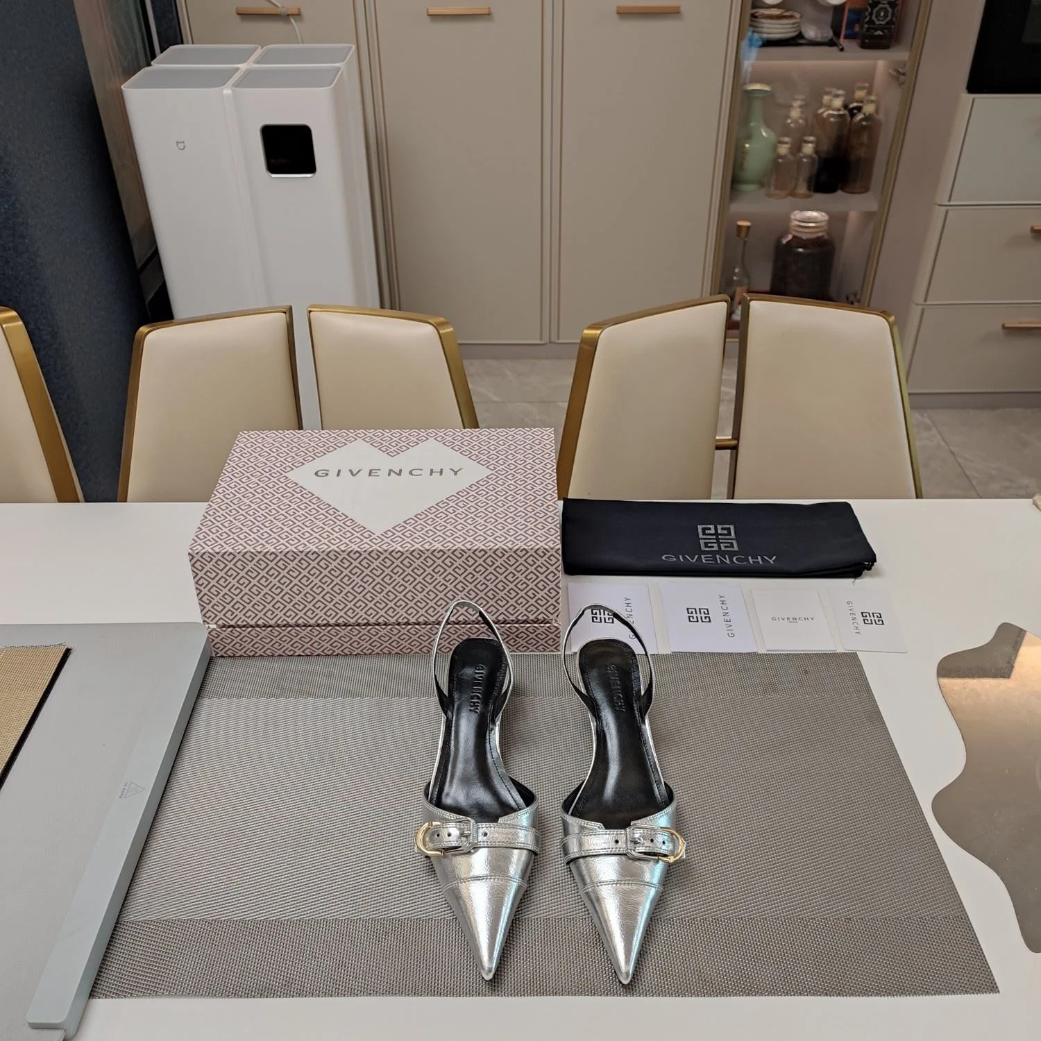 Trendsetting Givenchy Sandals 8093