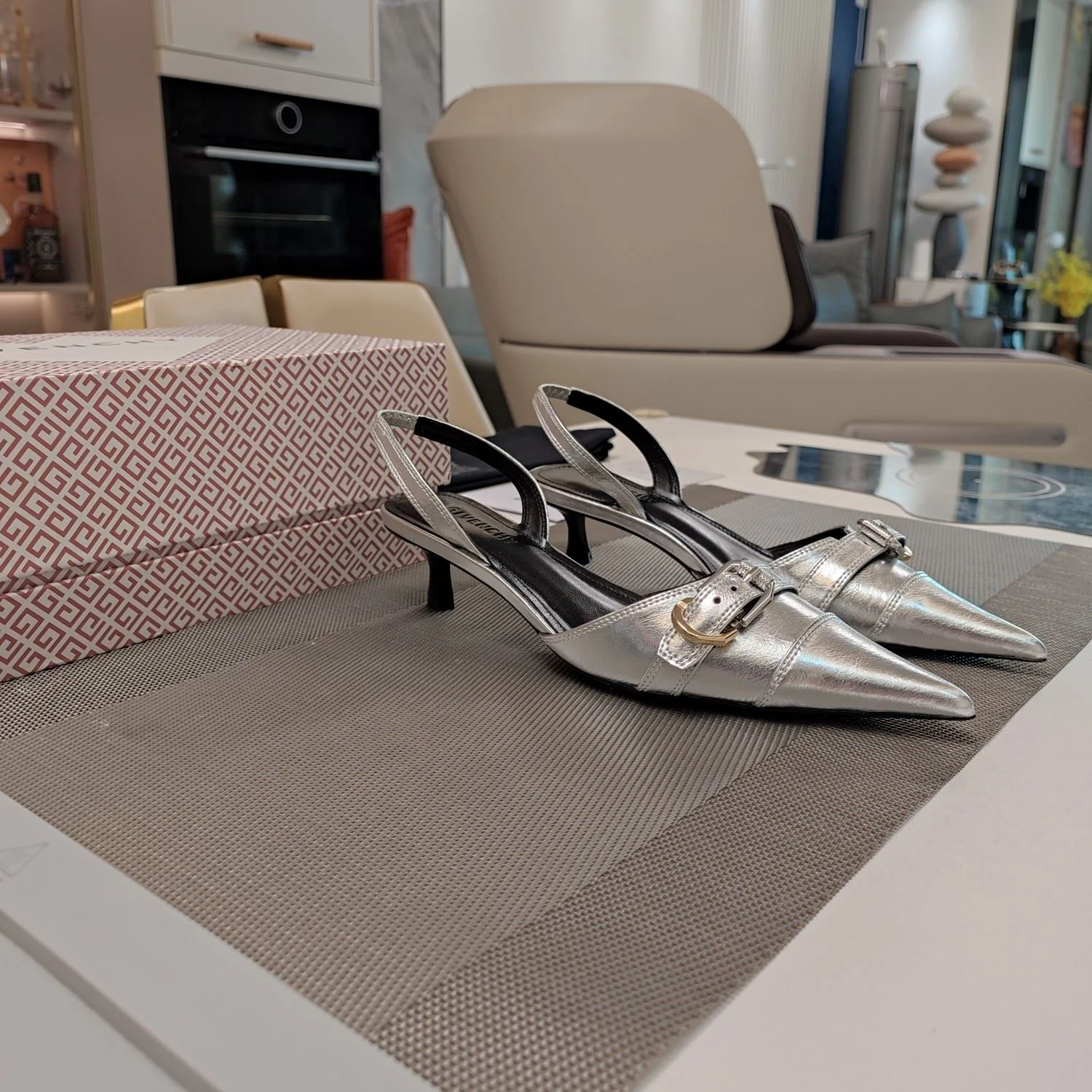 Trendsetting Givenchy Sandals 8093