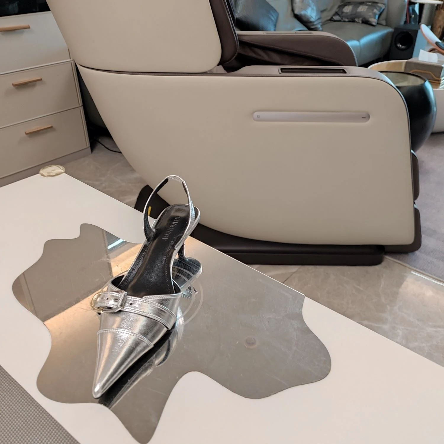 Trendsetting Givenchy Sandals 8093