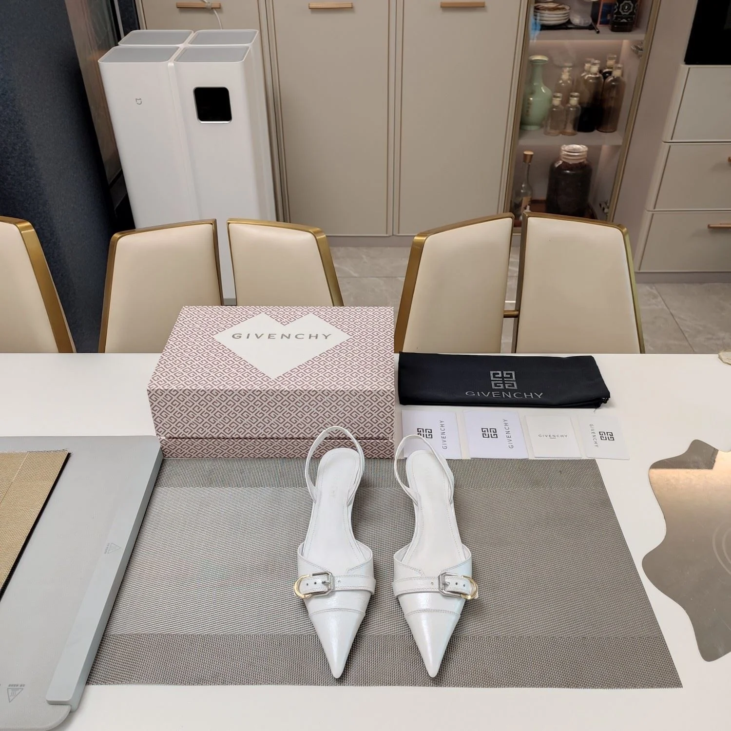 Minimalist Givenchy Sandals 8084