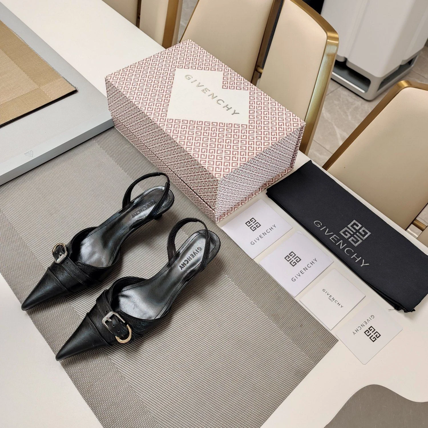 ComfortFit Givenchy Sandals 8081