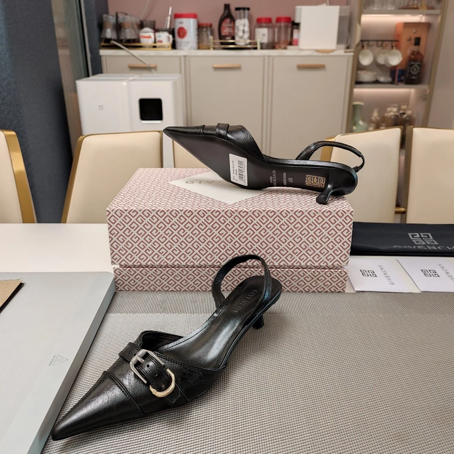 ComfortFit Givenchy Sandals 8081
