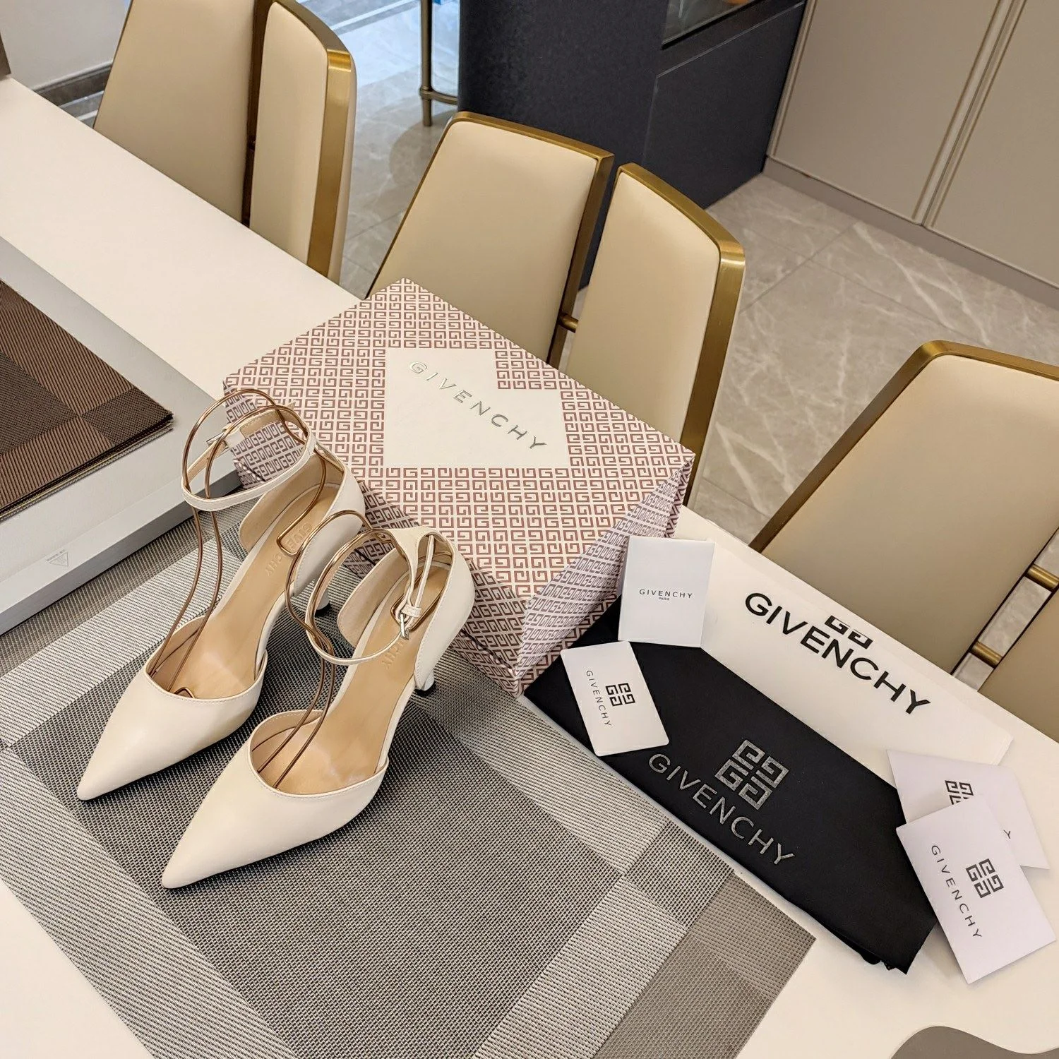 Premium Givenchy Sandals 8083