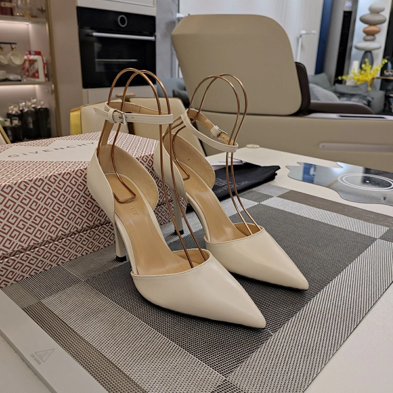 Premium Givenchy Sandals 8083