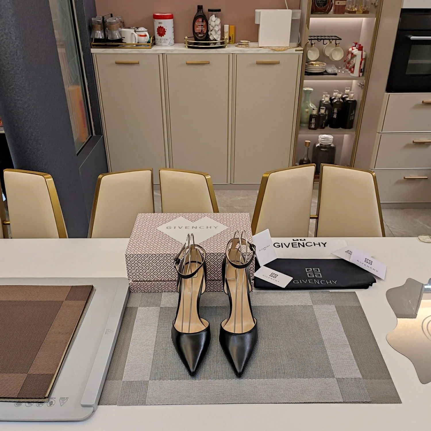 TimelessDesign Givenchy Sandals 8100