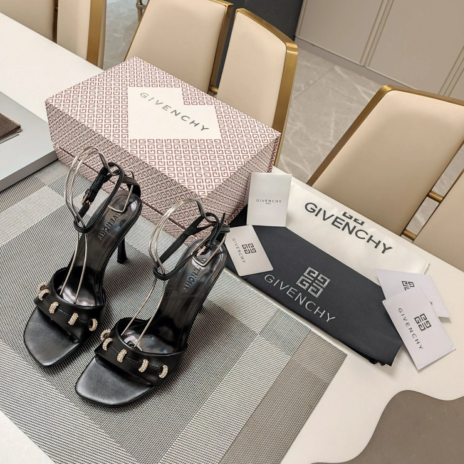 Sophisticated Givenchy Sandals 8113