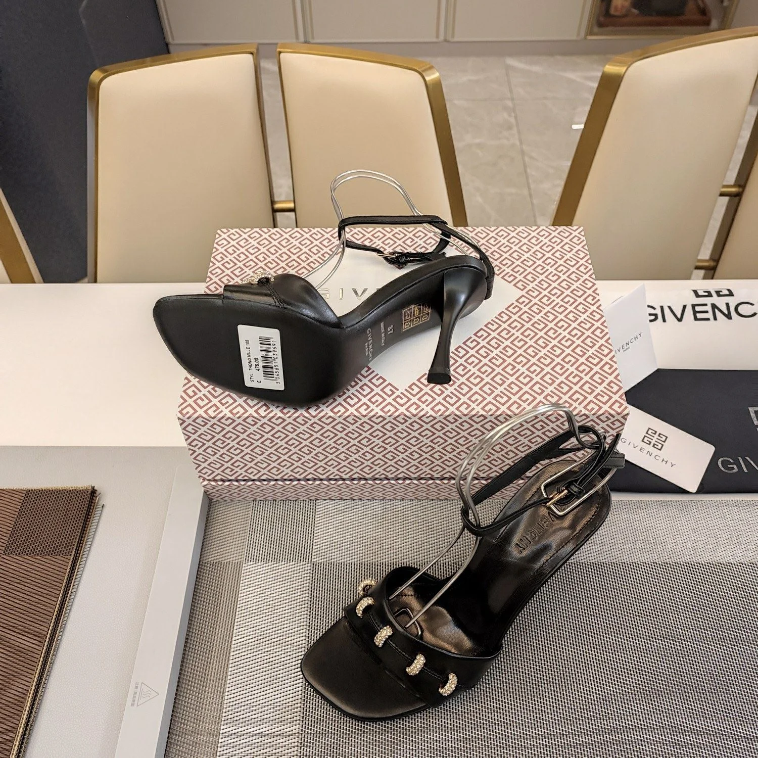 Sophisticated Givenchy Sandals 8113