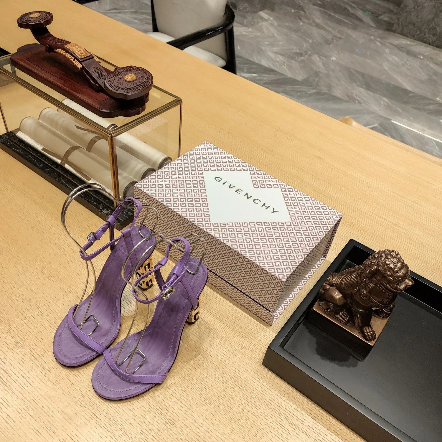 MoistureWicking Givenchy Sandals 8073
