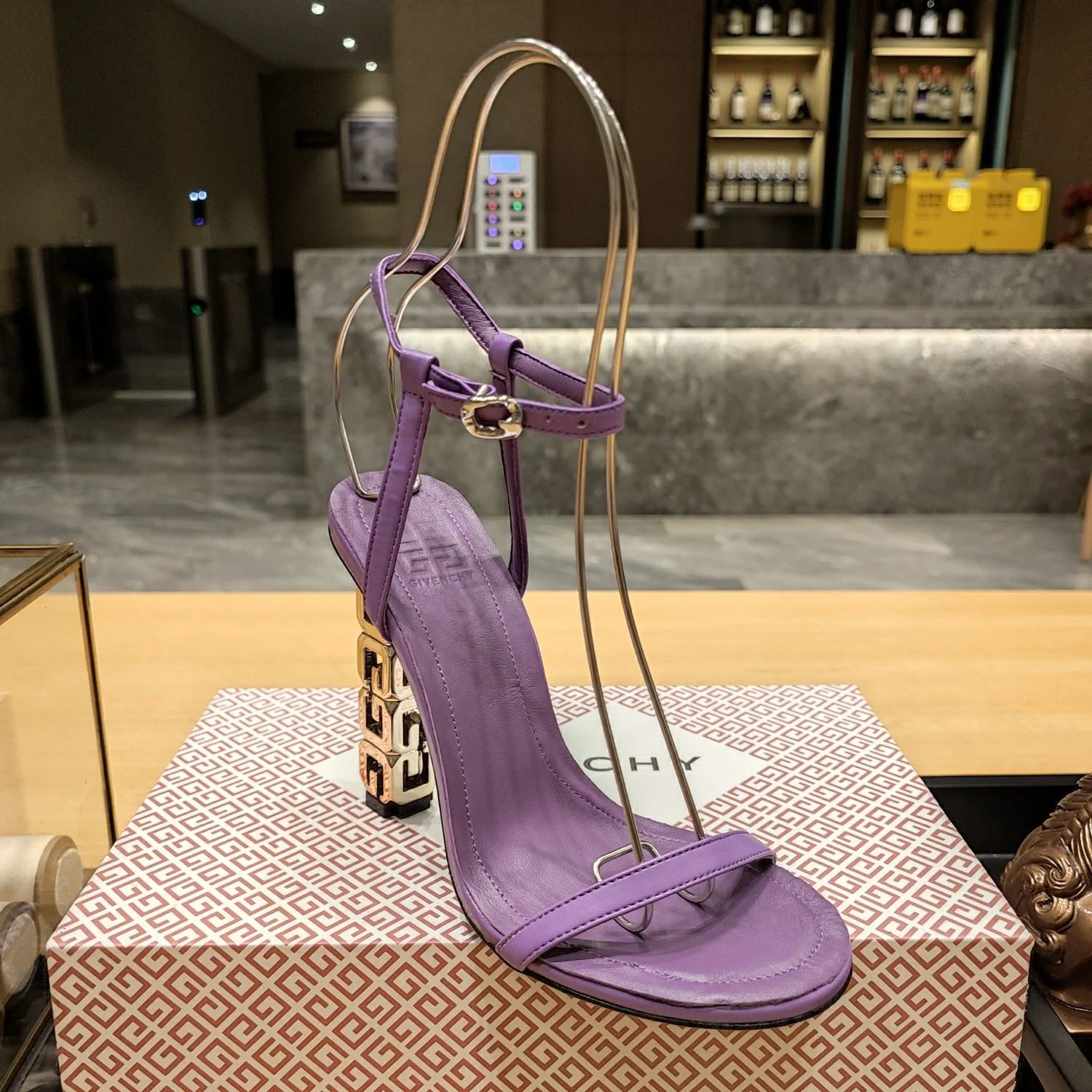 MoistureWicking Givenchy Sandals 8073