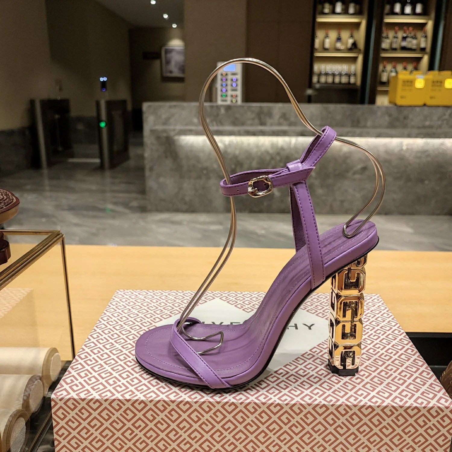 MoistureWicking Givenchy Sandals 8073