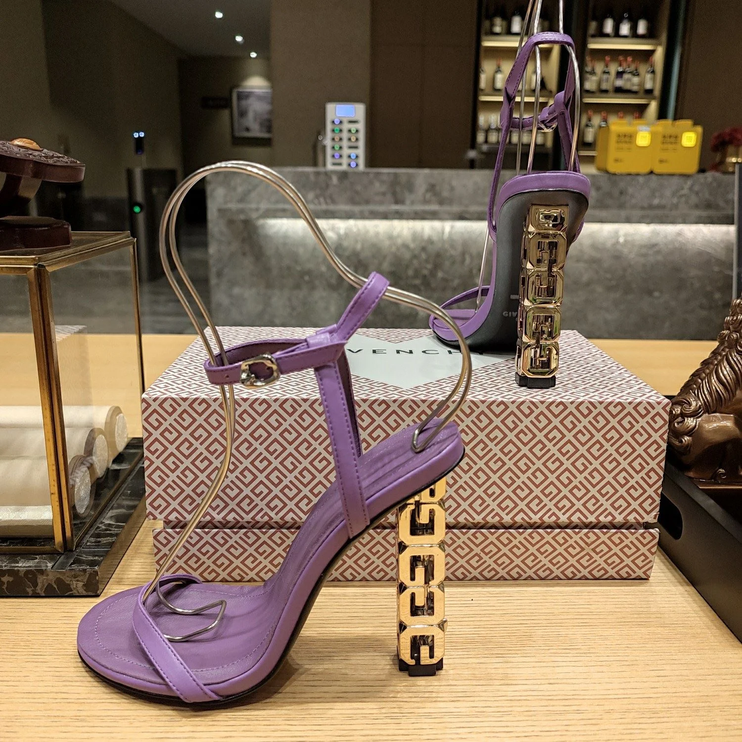 MoistureWicking Givenchy Sandals 8073