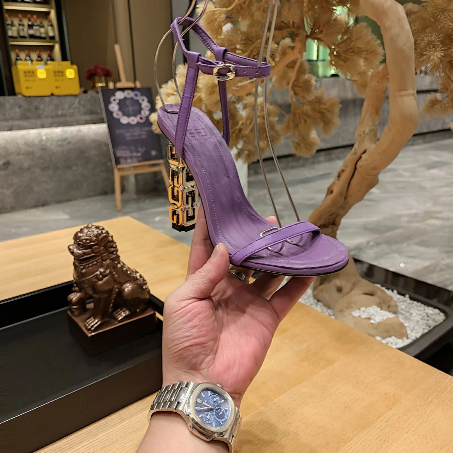 MoistureWicking Givenchy Sandals 8073