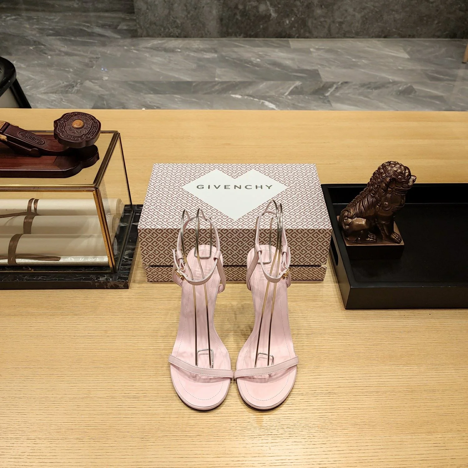 Givenchy Sandals Timeless 8066