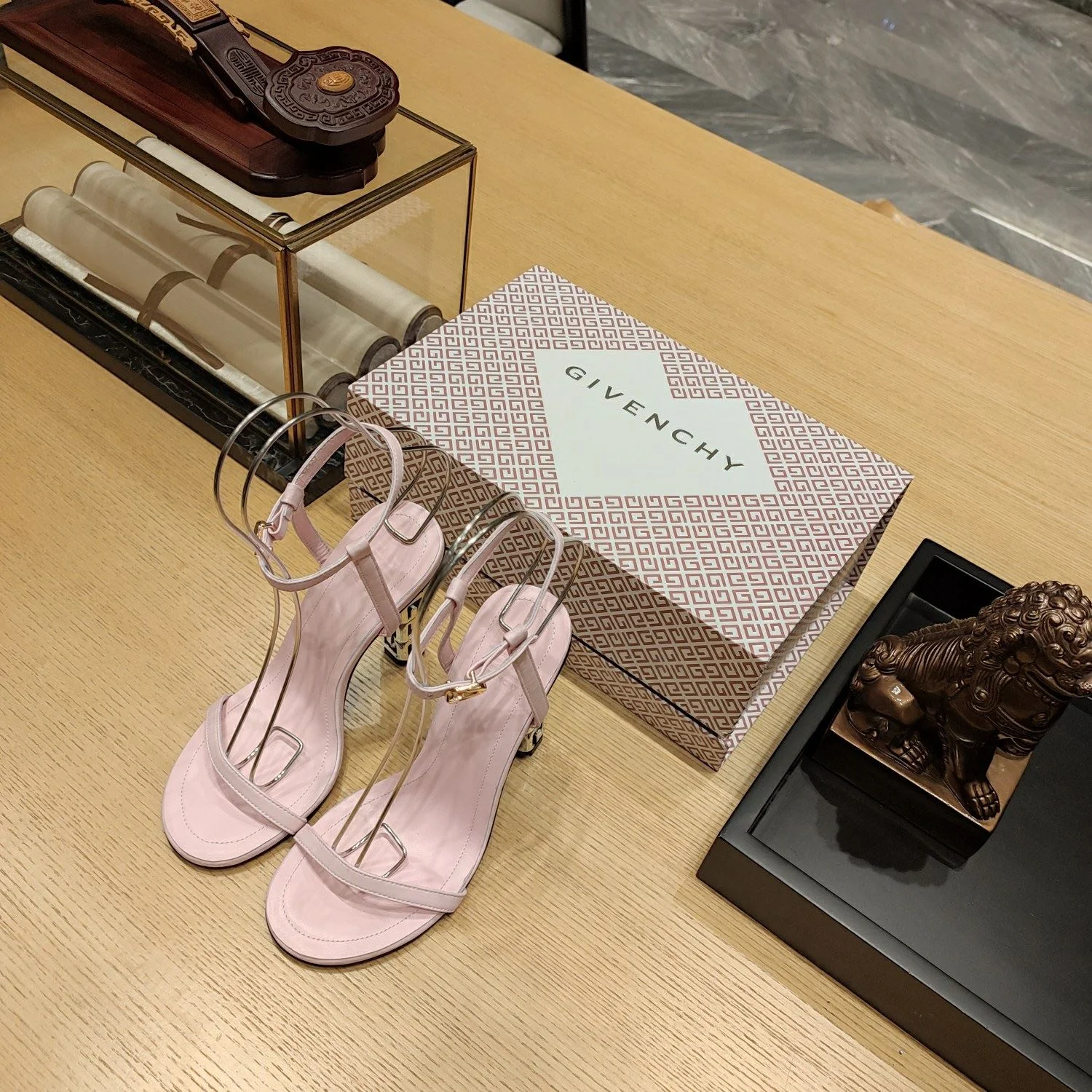 Givenchy Sandals Timeless 8066