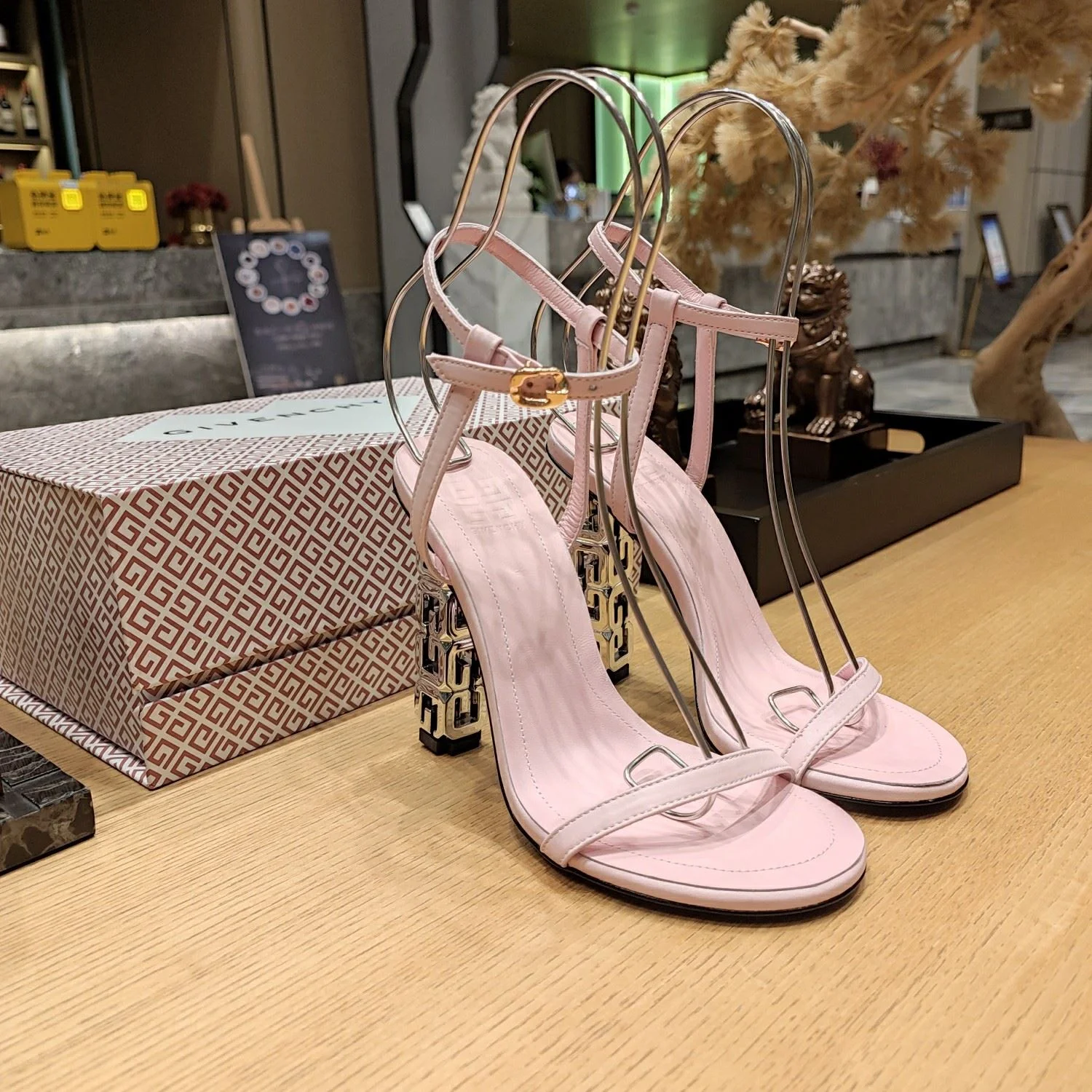 Givenchy Sandals Timeless 8066