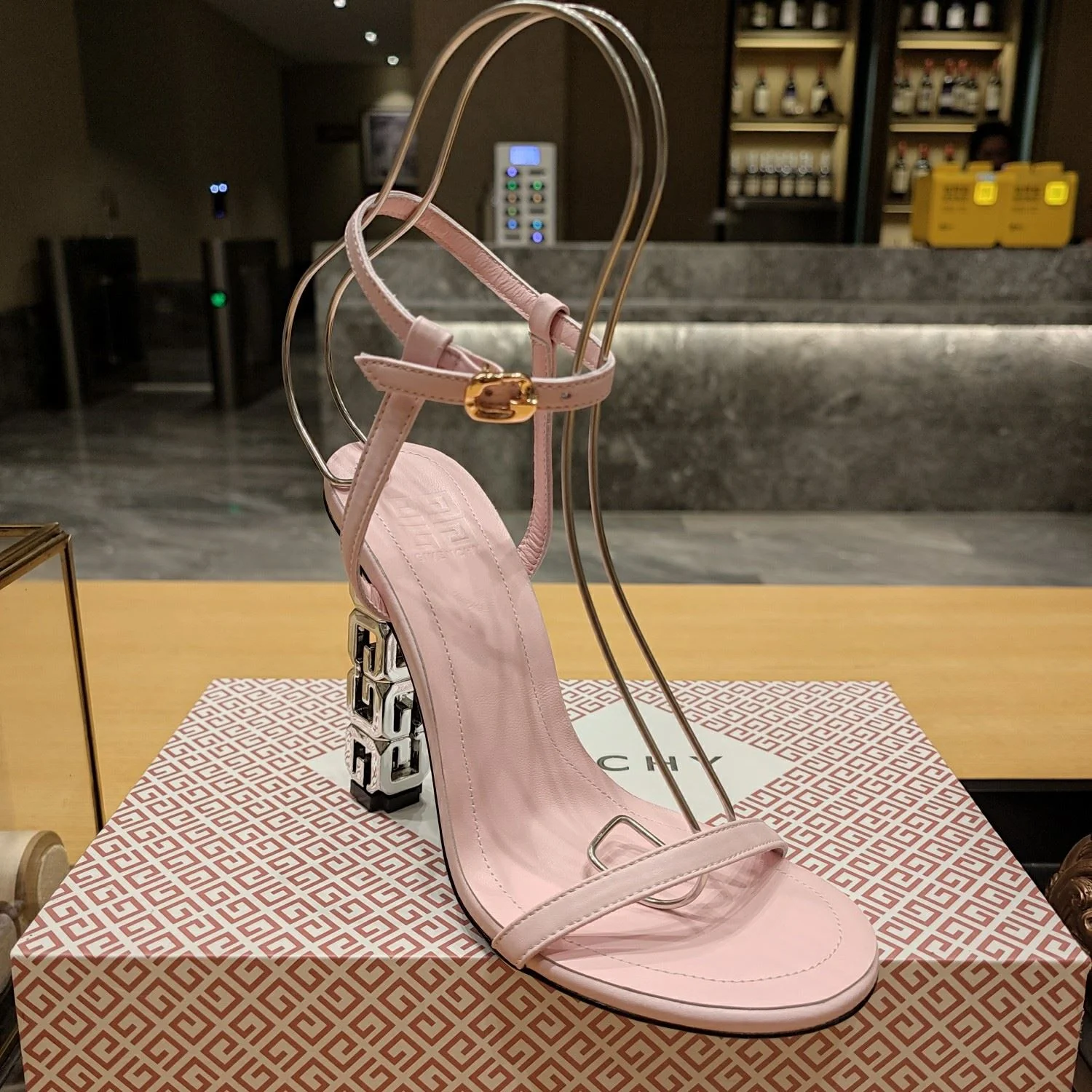 Givenchy Sandals Timeless 8066