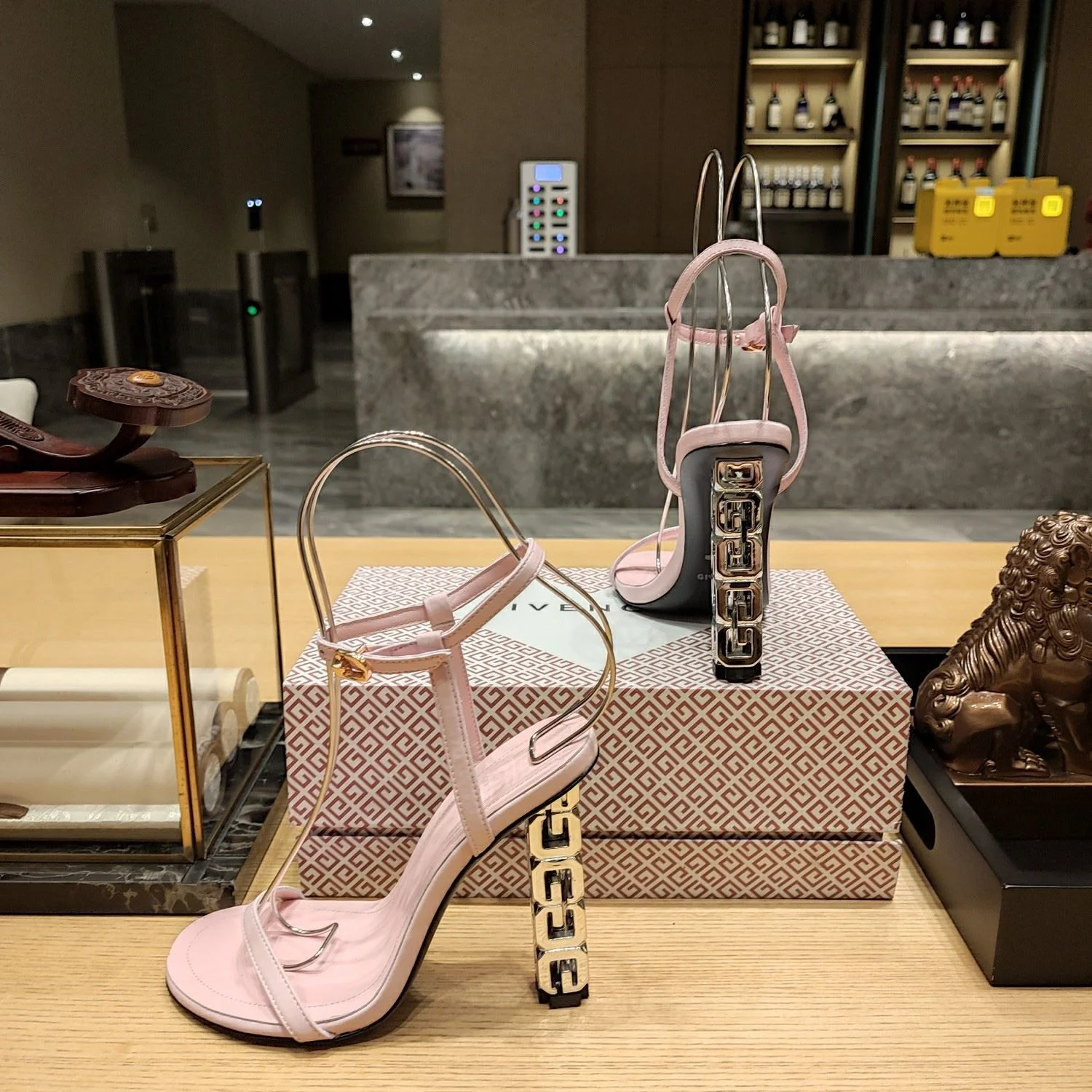 Givenchy Sandals Timeless 8066