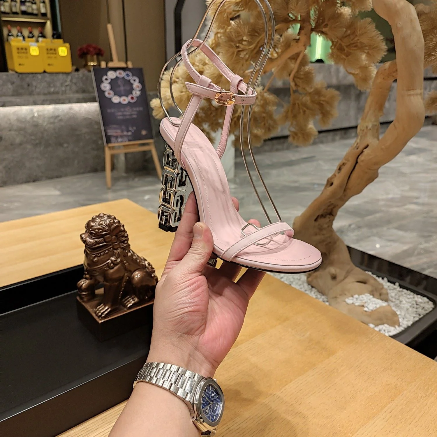 Givenchy Sandals Timeless 8066