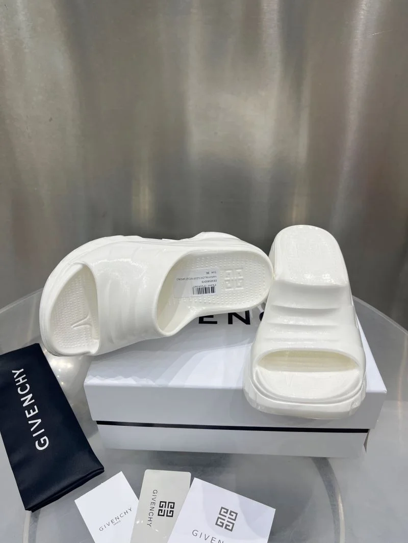 Givenchy Sandals TravelReady 12335