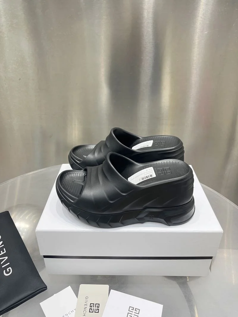 Comfortable Givenchy Sandals 12365
