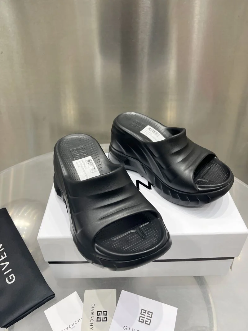Comfortable Givenchy Sandals 12365