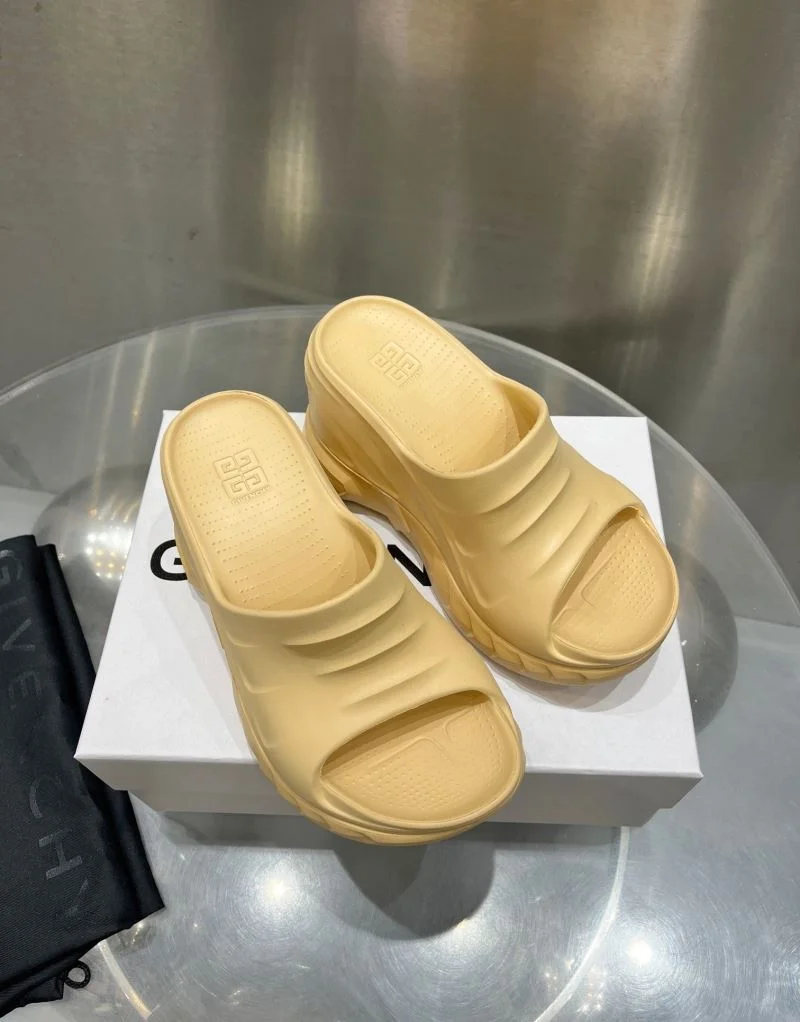 Neat Givenchy Sandals 6400