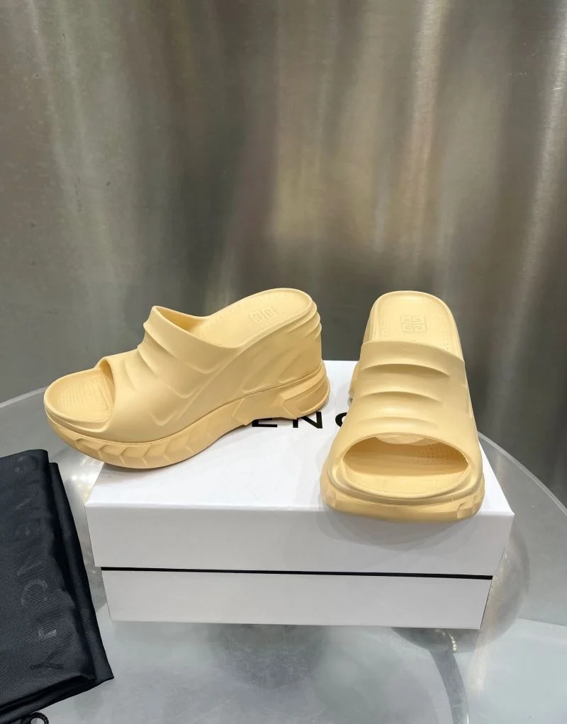 Neat Givenchy Sandals 6400
