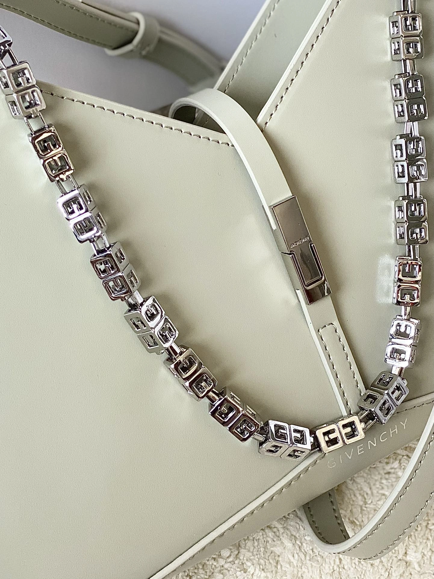Stylish Givenchy Satchel Bags 71716