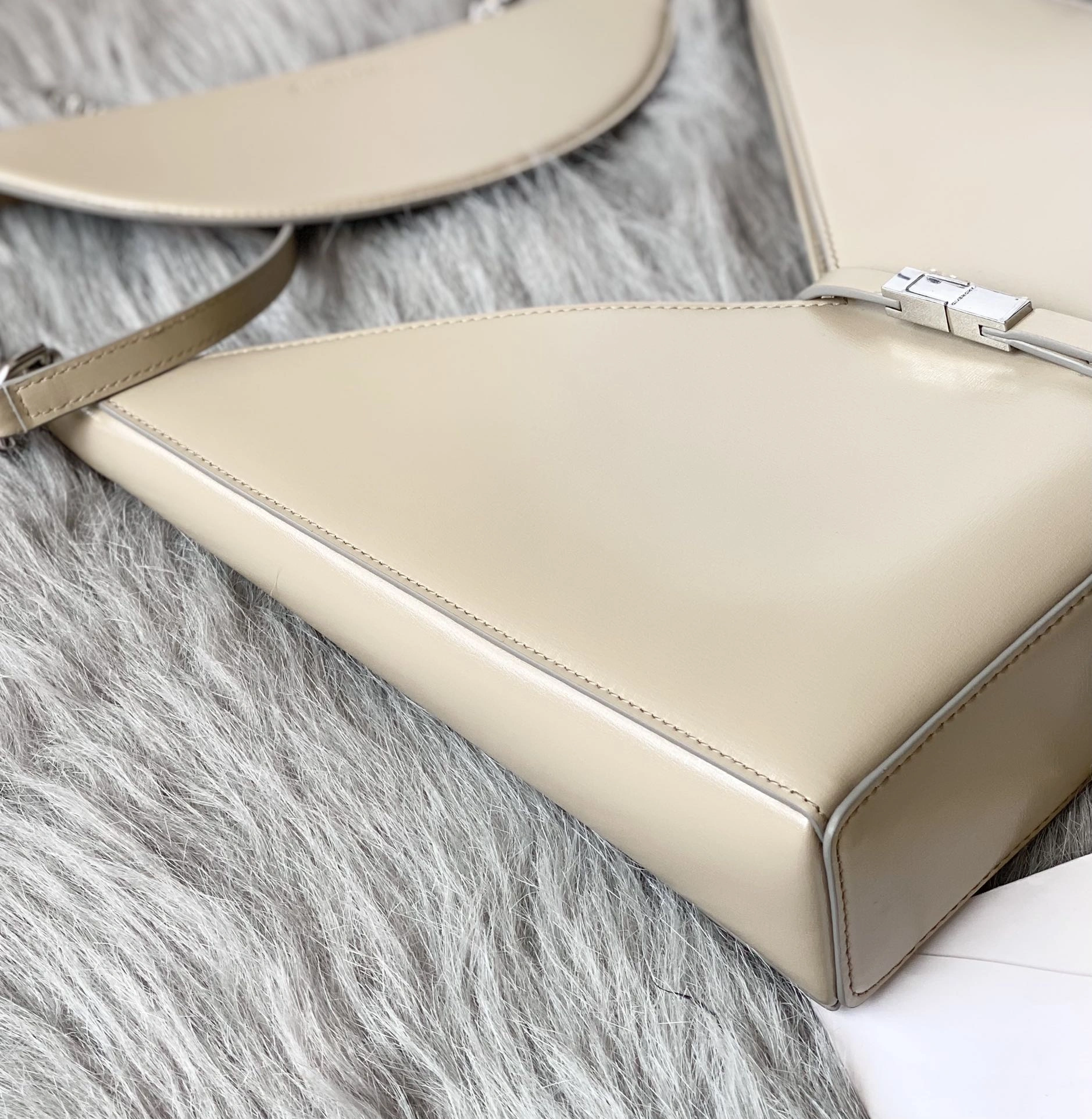 Givenchy Satchel Bags Unique 71708