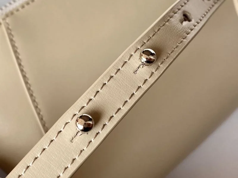 Vibrant Givenchy Satchel Bags 44807