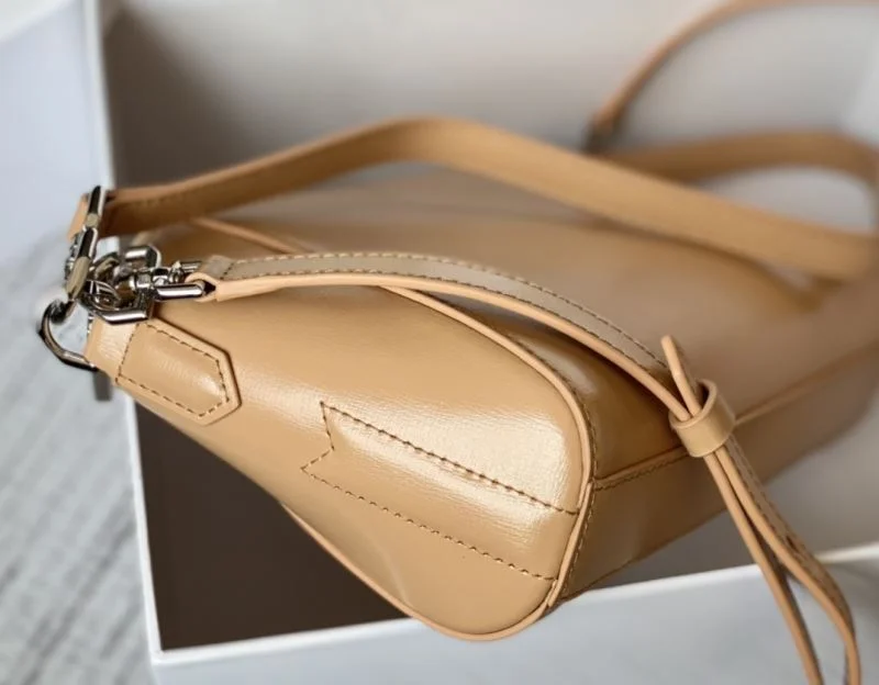 Givenchy Satchel Bags Effortless 44718